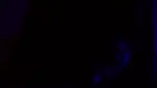 حفر عميق في فتحتها الضيقة