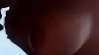 جنس صريح لزوجين أكبر سناً: حلق عميق ووضعية الكلب