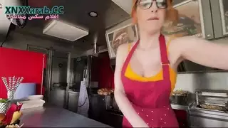 مص ونيك سريع في زقاق عام