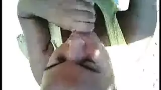 اعبد أثدائي الكبيرة على الكاميرا