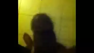 ثنائي سحاقي يخلع ملابسه وينغمس في مقص جامح