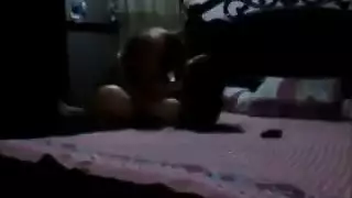 تلعب فى كسها تصرخ
