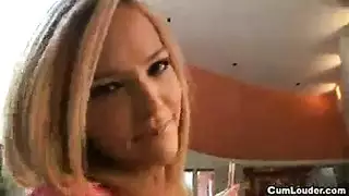 مراهقة تكساس تلمس كسها المبلل أمام كاميرا الويب