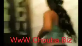 رقصة ساتا زازا الحسية تتحول إلى استمناء في فيلم إباحي صريح