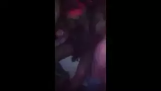 أول تبادل للزوجين الهواة: مضاجعة قاسية باللون الأحمر