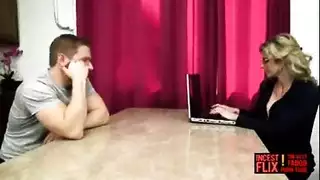 الاخ يرى اخته تشاهد افلام اباحي سكس