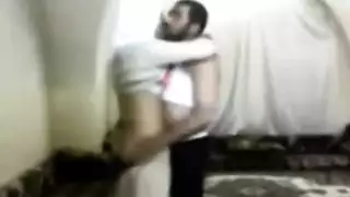 فانتازيا محرمة: جماع عربي محجوب في مشهد إباحي صريح