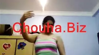 حوريات عربيات تأخذ عدة أذرع في مهرجان جنسي