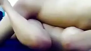 إلهة عربية ممتلئة الجسم تُضاجع بقوة في بورن عنيف