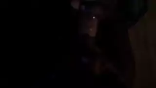 شابان يمنحانها الجنس الجماعي الخشن الذي تستحقه