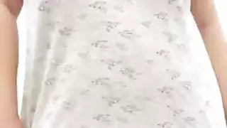 رقصة سمراء عربية مثيرة تظهر ثدييها الكبير وجمل الشعر العرب الاباحية الفيديو xxx