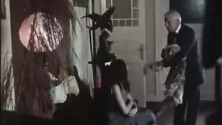 العربي أشيب الشعر يملأ الشاب بالسائل المنوي