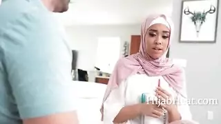 عاهرات المحجبات يأخذن كل السائل المنوي