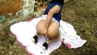 مهبل وشرج مملوءان بالمني