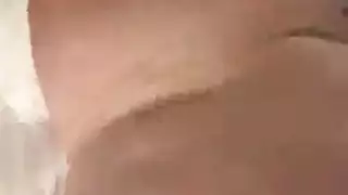 الام وابنها في الحمام والاخت