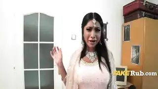 سحر الجني الهندي: رغبتها العميقة في لحمي