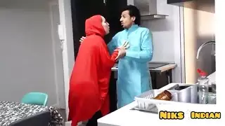 خيال الخيانة: محجبة تخون مع غريب ذو قضيب كبير