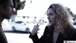 من خجولة إلى إكس إكس إكس: إطلاق جانبها السري الفاحش