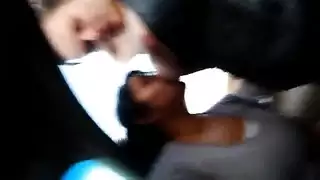 ضعف المتعة: امرأتان تمصان قضيبي الكبير