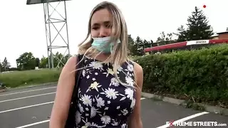 أدخل زبه في كسها حتى تصبح مفخرة