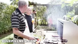 رجل عجوز قذر وقضيبه الضخم في فيلم بورنو