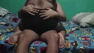 جلسة حميمة: مص للقضيب وحركة الفارس مع شريكه