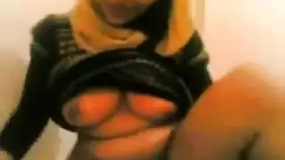 شاب مصري يمارس الجنس مع أخته في فيديو خاص صريح