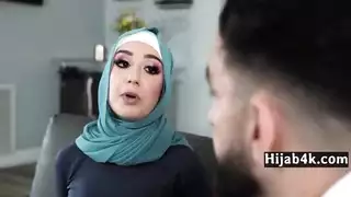 المراهق الرياضي يستسلم لمطالب مدربه