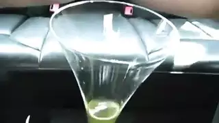 سراويل مبللة وعملية منفردة بديلدو سميك