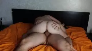 تلهف على قضيبي في كسها المبلل المتدفق