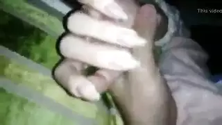 صديقة نعسانة تركب زب في الكعب العالي، مهبلها مليء بالسوائل