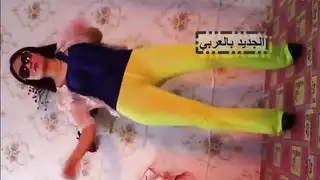 قضيب حصان يحشو مؤخرة مستديرة كبيرة في الإباحية