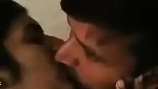 معلمة مثيرة تسجل جلسة نيك صريحة في فصلها