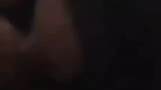 العاهرتان المراهقتان مالوري وإلسا في نوبة جنس جماعي