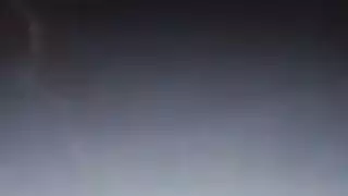 صغيرتي امرأة سمراء، سويفت وايلدهارت هو تناول نائب الرئيس الطازجة والاستعداد لامتصاص اثنين من الديوك الصلب الصخور