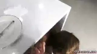 فتاة الحرم الجامعي للاستخدام المجاني تُضاجع بقوة في كل مكان