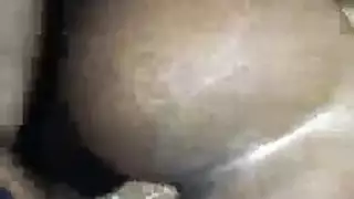 هذه العاهرة السمراء لا تكتفي من السائل المنوي على وجهها الجميل