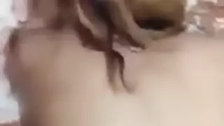 ولد فوق اختو بتقول اطفئ النور
