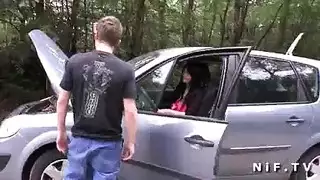 امرأة ناضجة مثيرة تُغتصب بقضيب كبير صلب