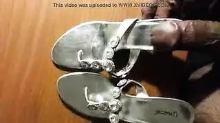 الحذاء صنم النموذج الألماني يحصل على علنية مارس الجنس في سيارة