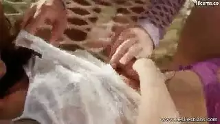 ماراثون سحاق إباحي: مقص و جنس فموي طوال اليوم
