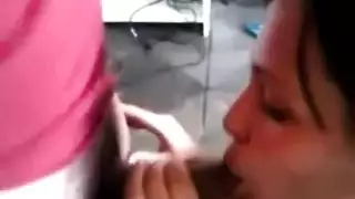 تعليمها مص القضيب