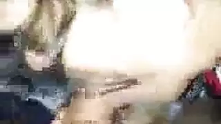 ربة منزل مفعم بالحيوية تمتص قضيب بين الأعراق ويحصل على كس