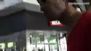 الاخت تطلب من اخوه يتصور معه مترجم عربي
