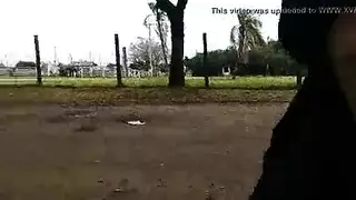 البروفيسور يعلم المراهقين كيفية أخذها من الخلف