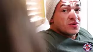 صفع تلك المؤخرة في وضعية كلب بورن