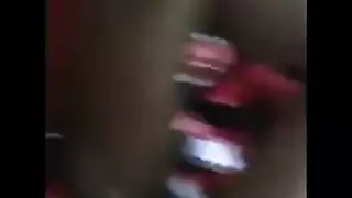 بتقول عايزه اتناك وهي علي السرير