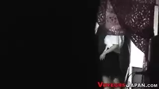 ٤ عاهرة آسيوية ممتلئة الجسم يرسم وجهها بالسائل المنوي