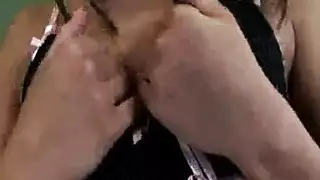 نائب الرئيس يضرب عاهرة النادي بعد جابجبانج وحشي
