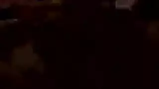 سروال مبلل بالتنقيط على الشقراء سيلينا بعد جلسة جماعية